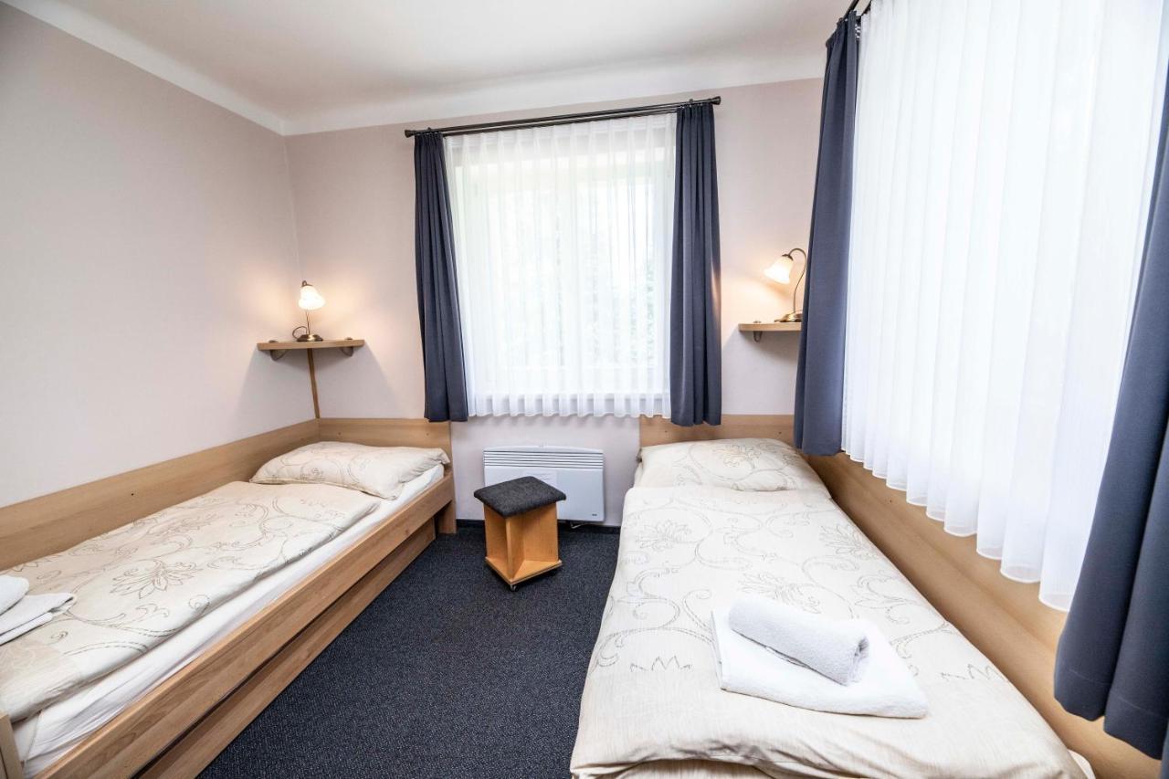 Parkhotel Skalni Mesto Йичин Экстерьер фото