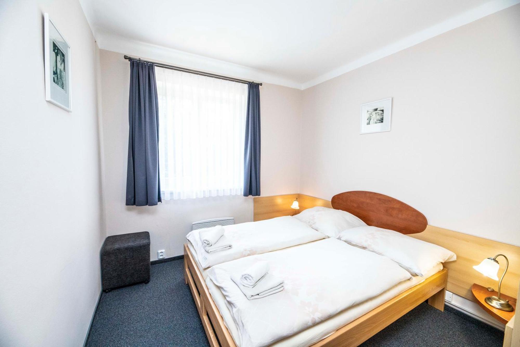 Parkhotel Skalni Mesto Йичин Экстерьер фото