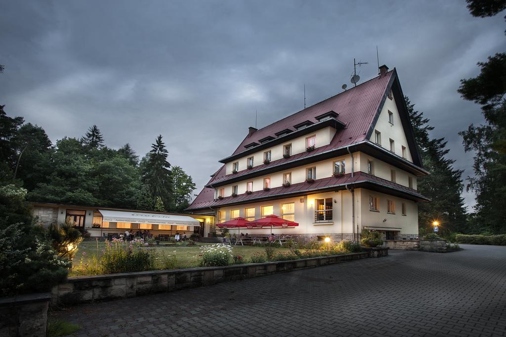 Parkhotel Skalni Mesto Йичин Экстерьер фото