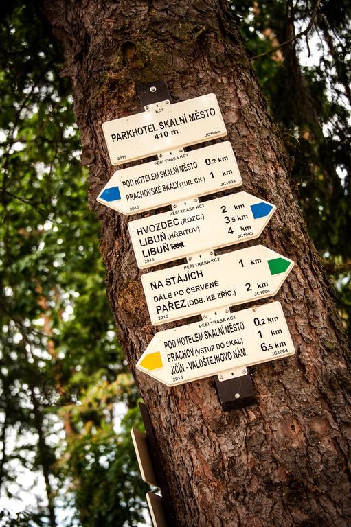 Parkhotel Skalni Mesto Йичин Экстерьер фото